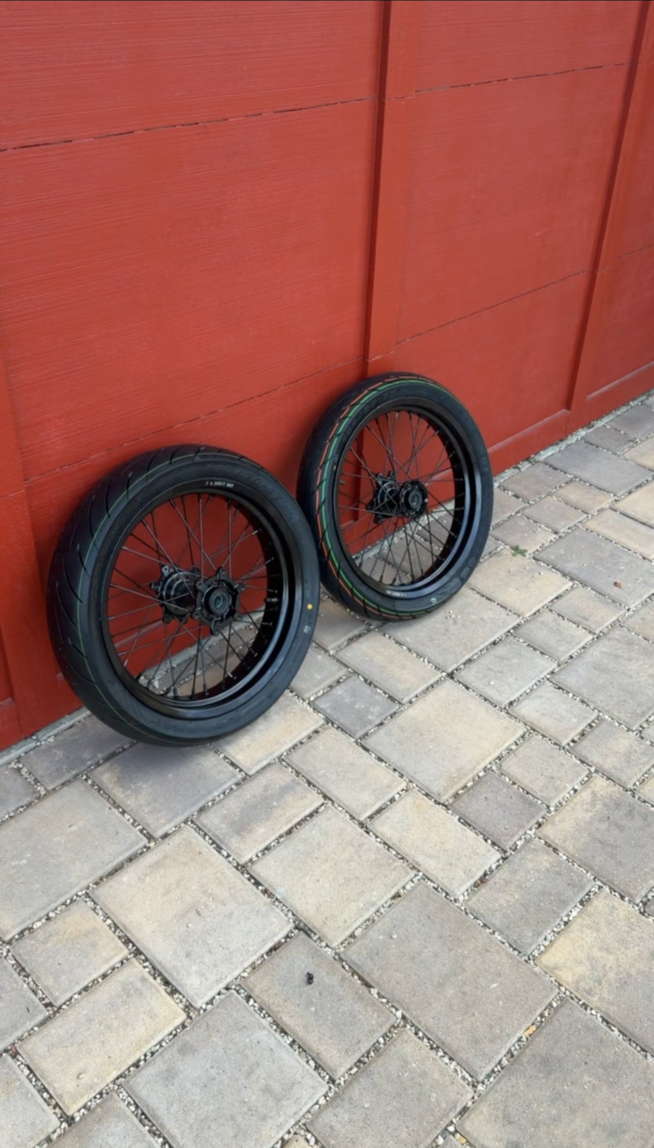 Ultra Bee Supermoto Set Kit (Black)